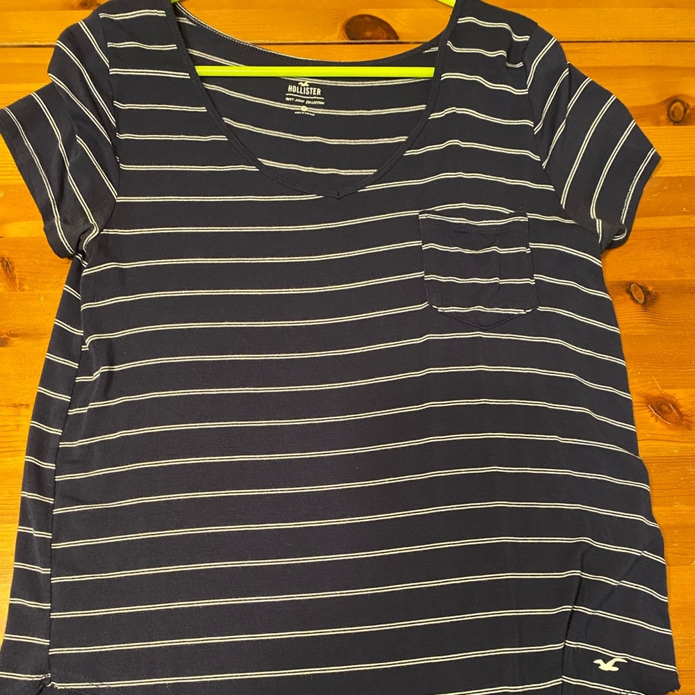 Hollister flowy top